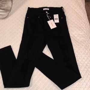 GOOD AMERICAN RIPPED SKINNY JEANS